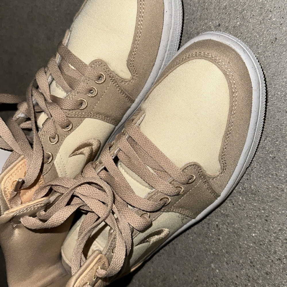 Nike Dunks - image 2